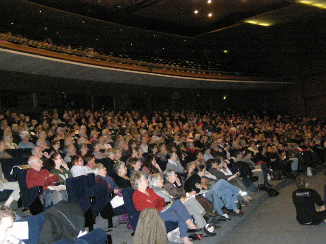 Un public toujours aussi nombreux a participé aux tables rondes des Rencontres d'Averroès (Photo Serge Payrau)