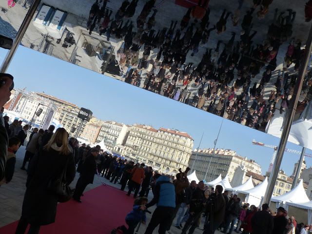 Le monde à l'envers avec l'Ombrière qui a été l'attraction du jour  (PHOTO P.M.-C.) Le monde à l'envers avec l'Ombrière qui a été l'attraction du jour  (PHOTO P.M.-C.)