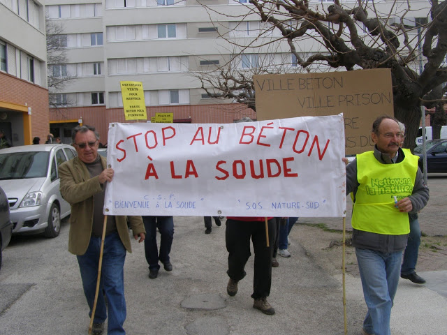 Les habitants de la Soude ont manifesté leur opposition à la bétonnisation de leur quartier. (Photo Serge PAYRAU)