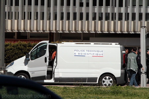 5img_0006_prise_d_otage.jpg