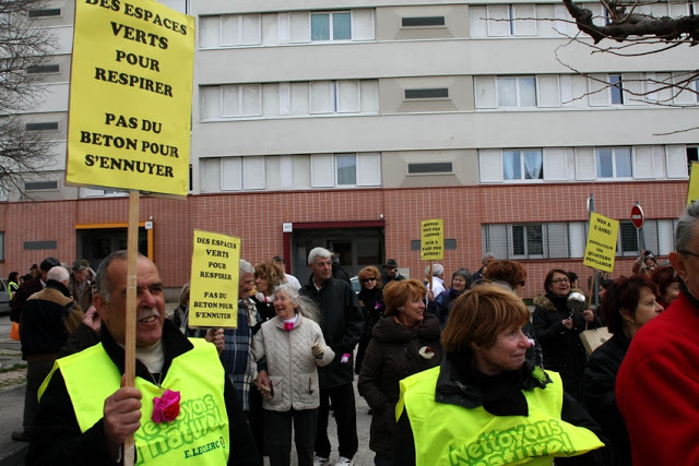 Pour le collectif, pas question de voir les espaces verts disparaïtre. (Photo M.M.)