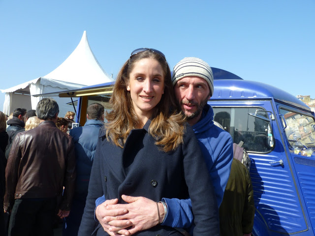 Fabien Rugi et sa compagne devant son fameux 