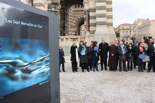 De nombreuses personnalités et un public nombreux ont participé au vernissage de l'exposition 