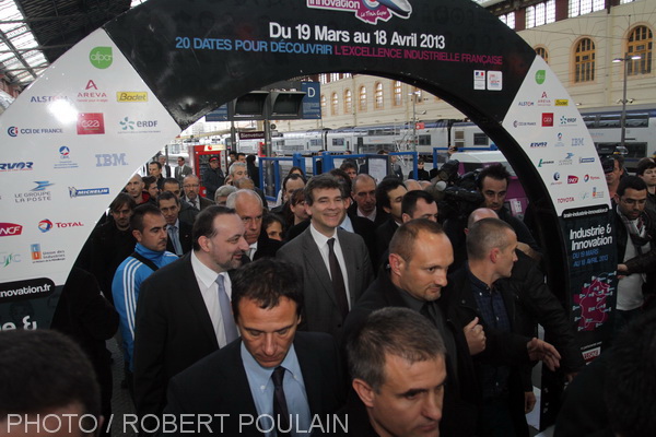 C'est sous bonne escorte que le ministre du Redressement productif a visité le Train de l'Industrie en gare Saint-Charles.