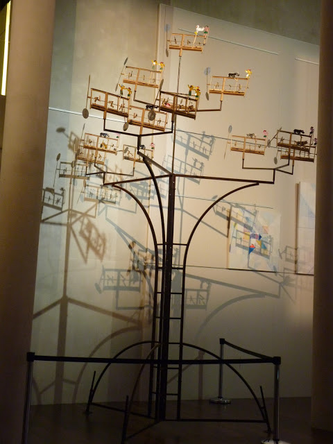 L'arbre à Balinaises de Pierre Sauvageot au Pavillon M (Photo P.M.-C.) L'arbre à Balinaises de Pierre Sauvageot au Pavillon M (Photo P.M.-C.)