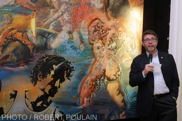 En s'exprimant devant 