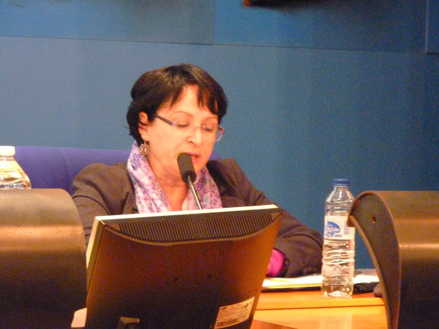 Zorha Mezgueldi, présidente de l'association Rusemeg  a introduit les débats (PHOTO P.M.-C.)