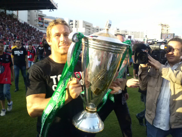 Le capitaine du RCT Jonny Wilkinson peut savourer à double titre cette H-Cup : l'European Rugby Cup (ERC), l'instance qui organise les compétitions européennes, l'a élu meilleur joueur européen de la saison. (Photo P.A.)