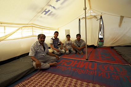 A l'intérieur d'une tente