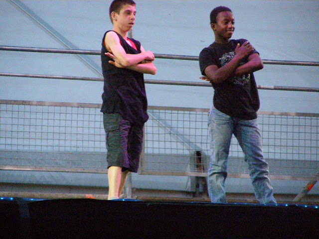 Les jeunes sourds de l'école des Hirondelles, qui ressentent la musique par vibrations, ont eu l'honneur d'ouvrir le gala de danse.