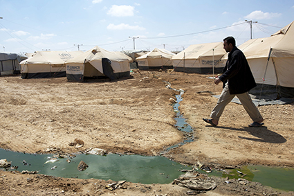 Des rigoles ont été creusées pour les eaux usées