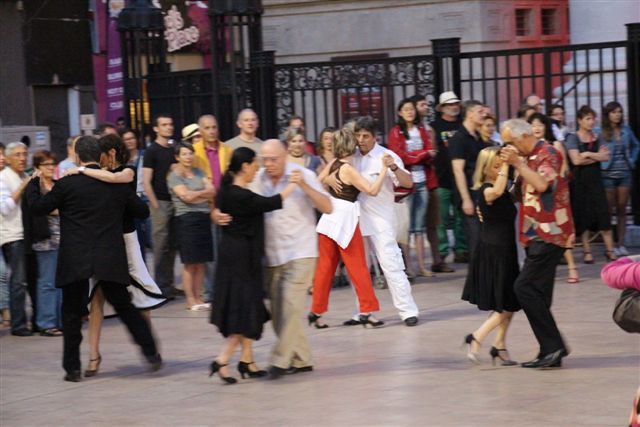 Et l'on danse, danse... (PHOTO PHILIPPE MAILLÉ)