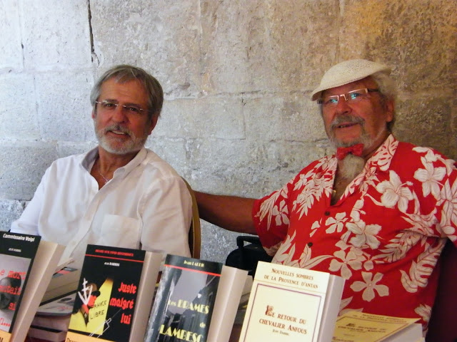 L'auteur de polars Jean Darrig et l'organisateur Robert Pilate (PHOTO J.-L.G)