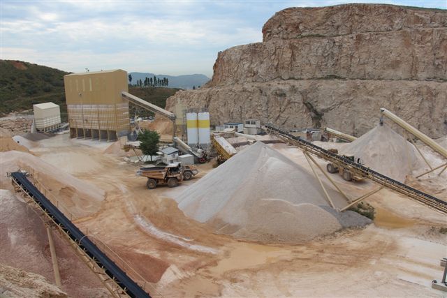 La carrière de Sainte-Marthe alimente nombre de grands chantiers de la cité phocéenne. (Photo Philippe MAILLÉ)