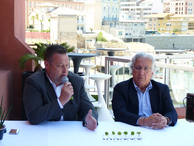 Didier Réault , conseiller municipal à la mer et Paul Leccia, président du Cercle des nageurs (PHOTO P.M.-C.)