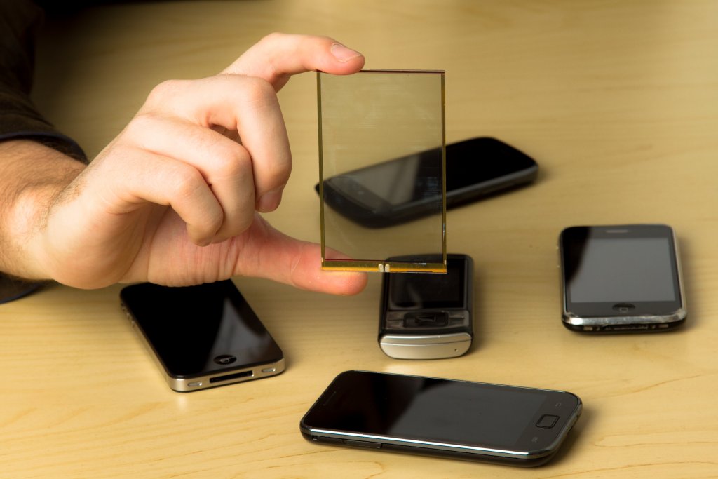 L’objectif du partenariat avec TCL Communication est de développer des prototypes qui seront alimentés en énergie par la lumière. (Photo DR)