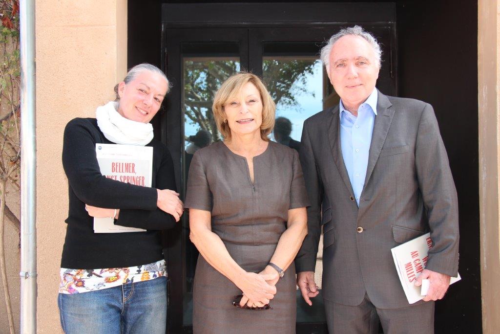 Les commissaires d’exposition Juliette Laffon et Bernadette Caille présentèrent leur travail, et Alain Chouraqui, Président de la Fondation du Camp des Milles– Mémoire et Education (Photo Philippe Maillé)