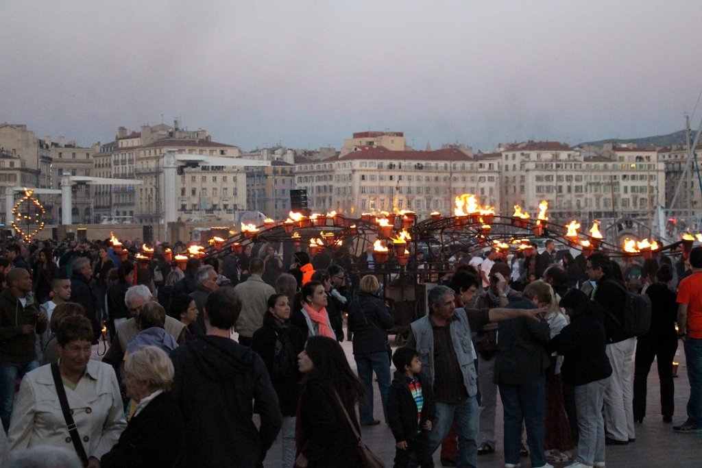 Flammes et Flots (mai 2013) : 400 000 personnes sur les 2 jours autour du Vieux Port (Photo Philippe MAILLÉ)