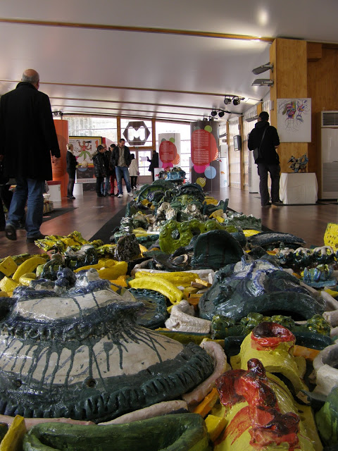 "Sa majesté la célestée", la dominante verte du colossal d'art brut.