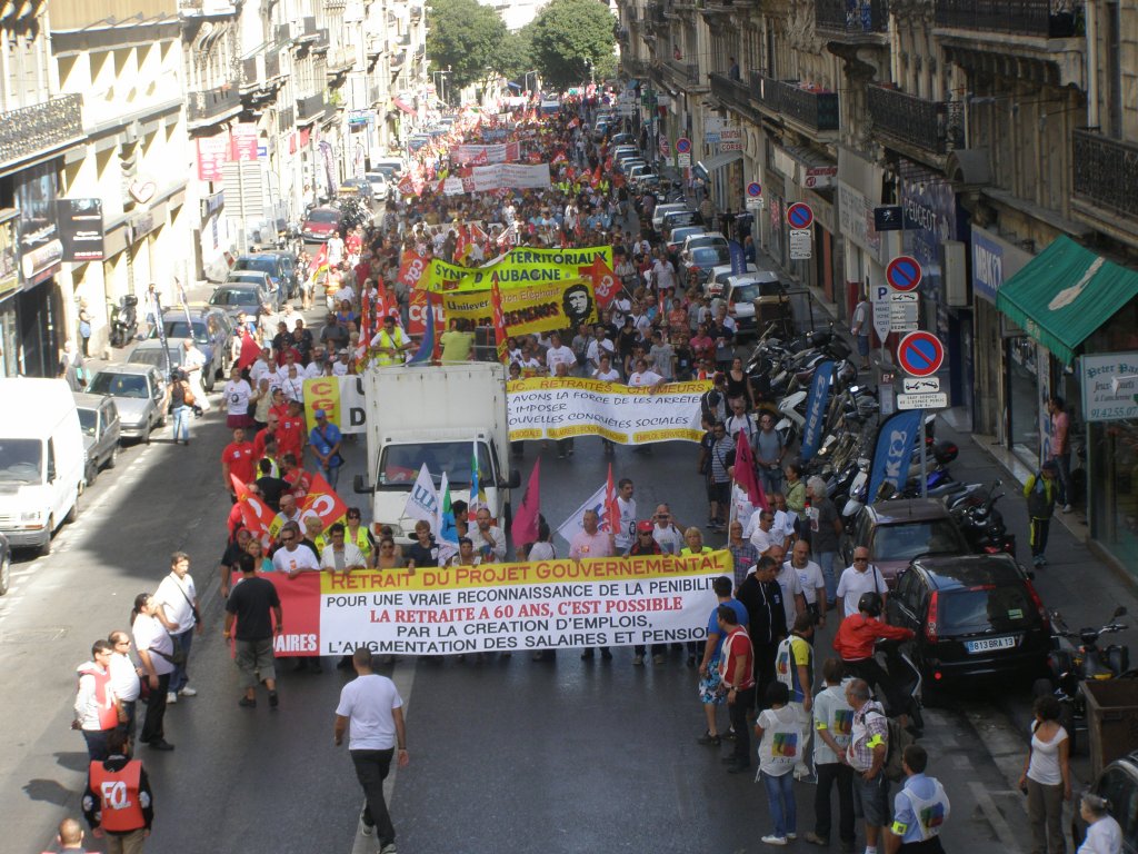 Le cortège a parcouru les rues de Marseille du Vieux Port à Castellane, en passant par la Canebière et le cours Lieutaud.