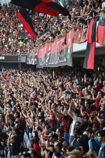 Que ce soit en football avec le Gym ou en rugby avec le RCT, le rouge et le noir seront de rigueur à l'Allianz Riviera. (Photo F.Vigouroux-Vinci/DR)