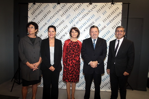 Lors de la soirée inaugurale de la M-MMM Maryline Bellieud-Vigouroux était entourée de Jean-Noël Guérini, président du conseil général des Bouches-du-Rhône, de la conseillère régionale Michèle Trégan, de  Didier Parakian, adjoint au maire de Marseille et de Lisette Narducci maire du secteur (Photo Robert Poulain)
