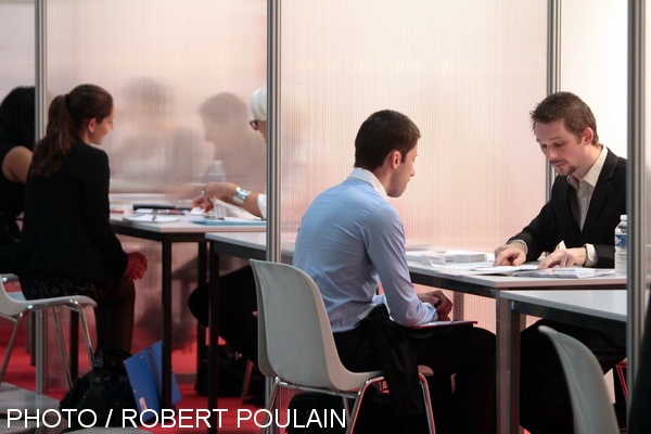 Les entreprises reçoivent des candidats préparés aux entretiens en amont de la journée