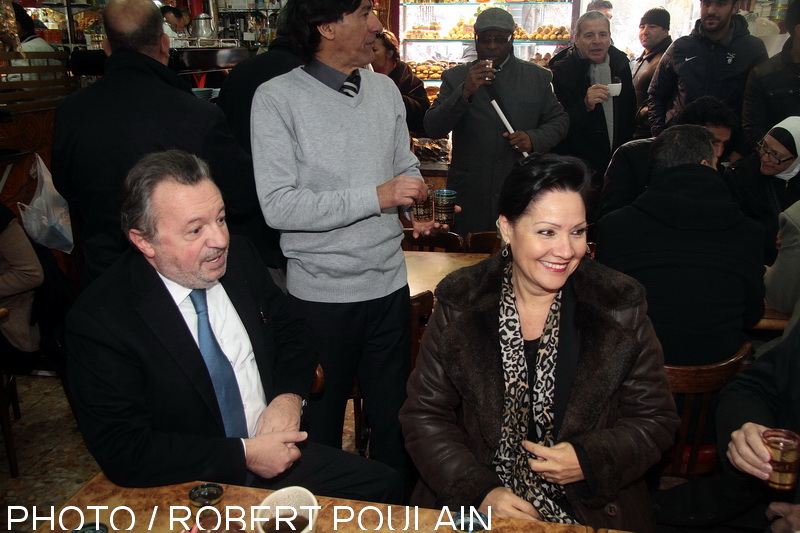 Arrêt thé à la menthe à la rue d'Aix Arrêt thé à la menthe à la rue d'Aix