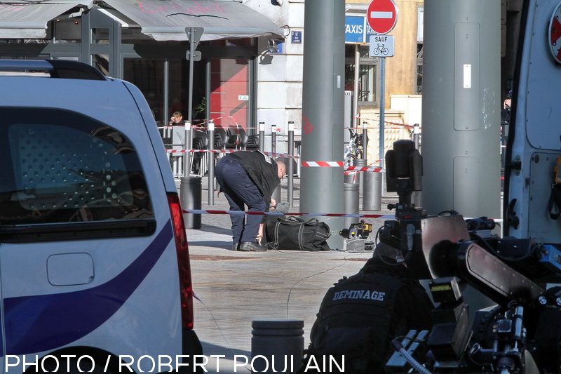 img_6527_colis_suspect_vieux_port.jpg