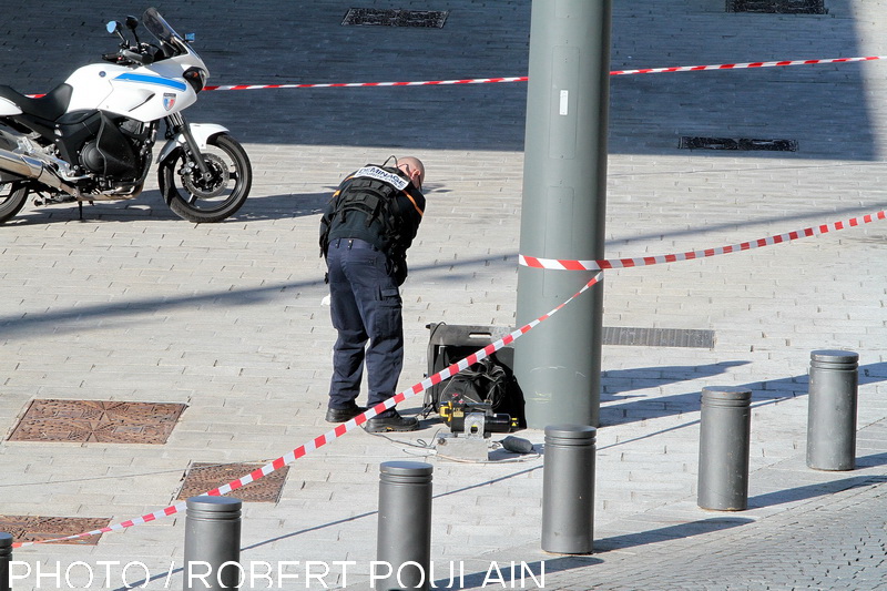 img_6529_colis_suspect_vieux_port.jpg
