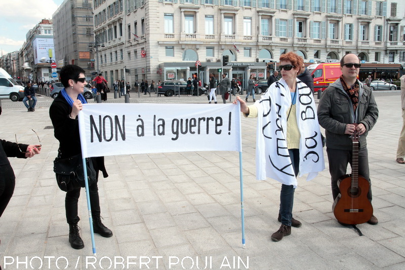 img_2325_manif_contre_la_guerre_.jpg