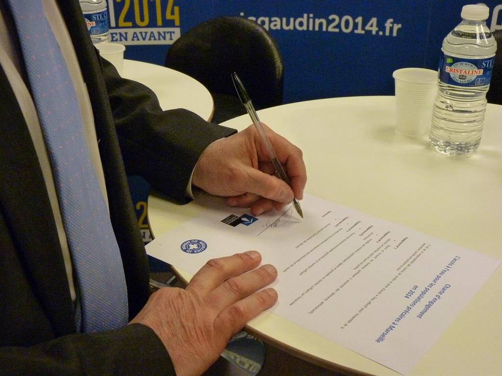 Le Dr Padovani a bien signé la Charte (P.M.-C.) Le Dr Padovani a bien signé la Charte (P.M.-C.)