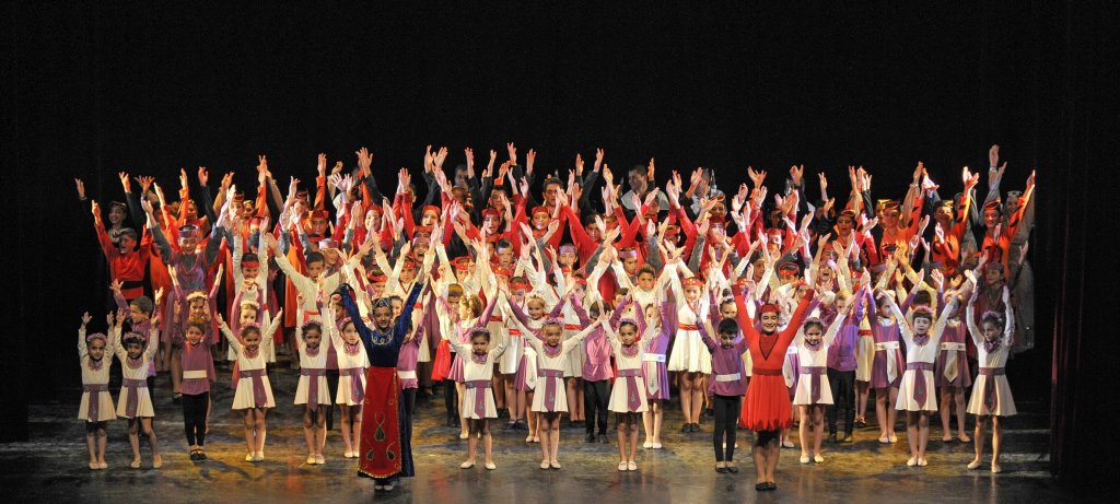 Les enfants des écoles de danse et de musique de la Jaf ont offert un spectacle de haut niveau au théâtre du Moulin (Photo D.R.)