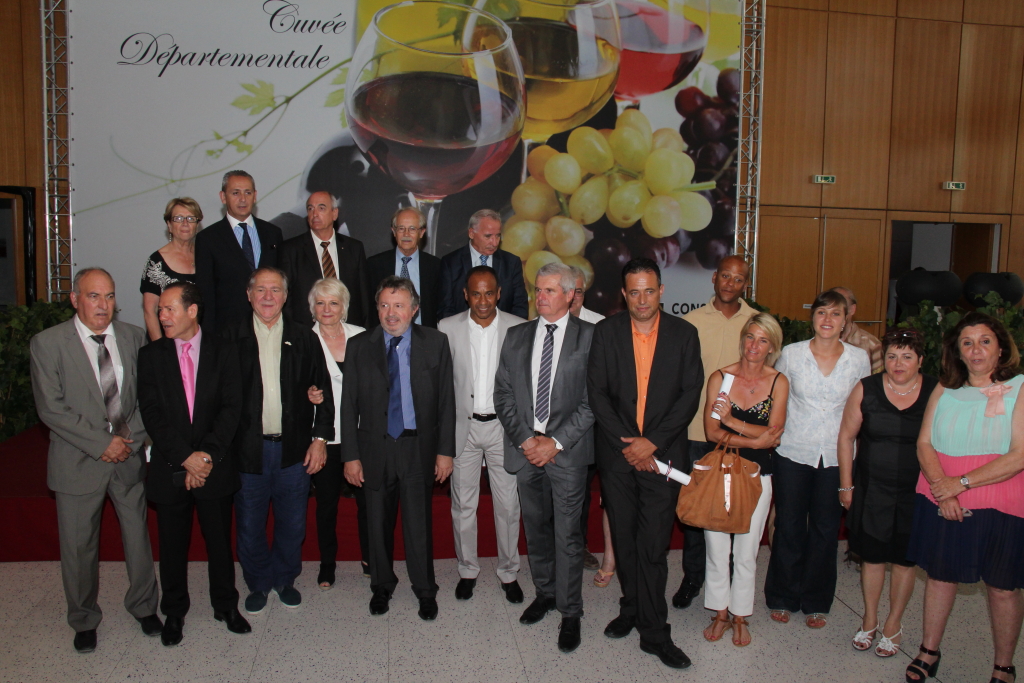 Les lauréats de la Cuvée 2014 récompensés dont l'ex footballeur Jean Tigana (Photo Philippe Maillé)