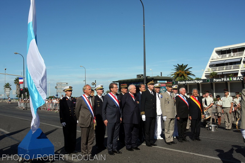 Les autorités civiles et militaires