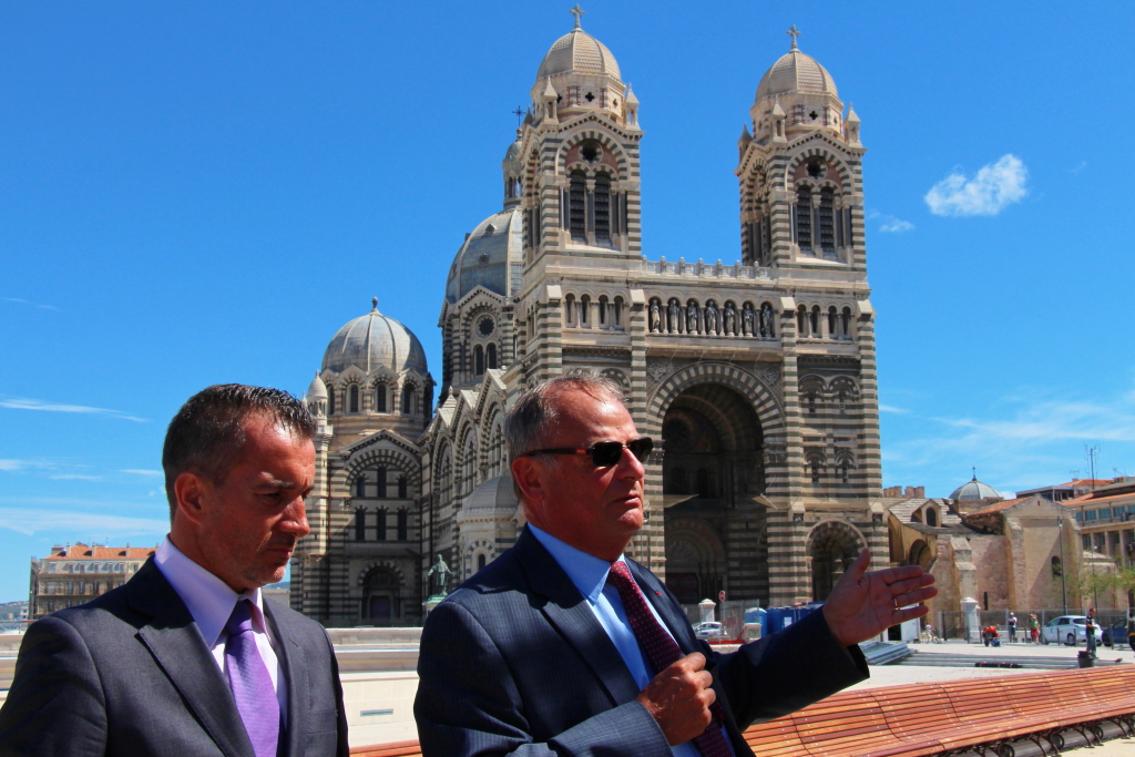 Sébastien Didier, membre du directoire de la Cepac et François Jalinot, directeur général d’Euroméditerranée ont présenté les abords revisités de La Major (Photo Philippe Maillé)