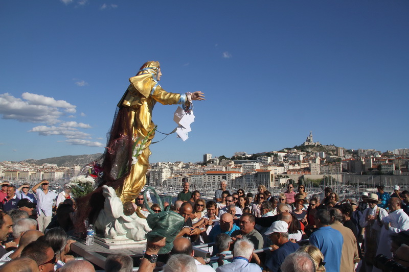 La Vierge de la Cathédrale de La Major est présentée à Notre-Dame-de-la-Garde (Photo Robert Poulain)