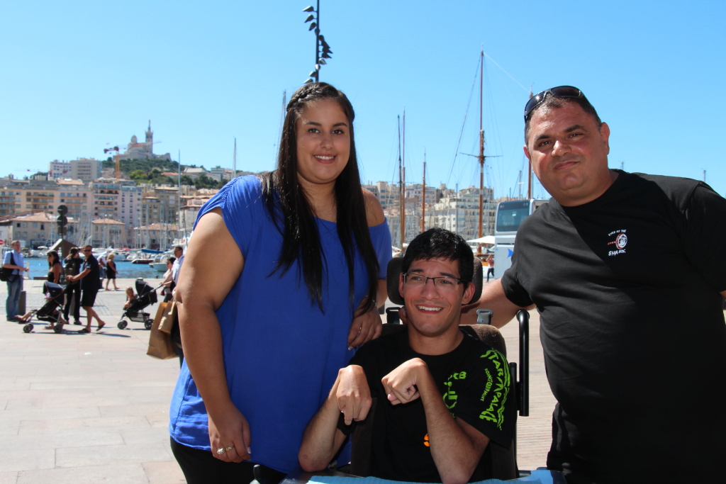 Salim Benffoda, au centre, un rappeur qui connait la chanson (Photo Philippe Maillé)