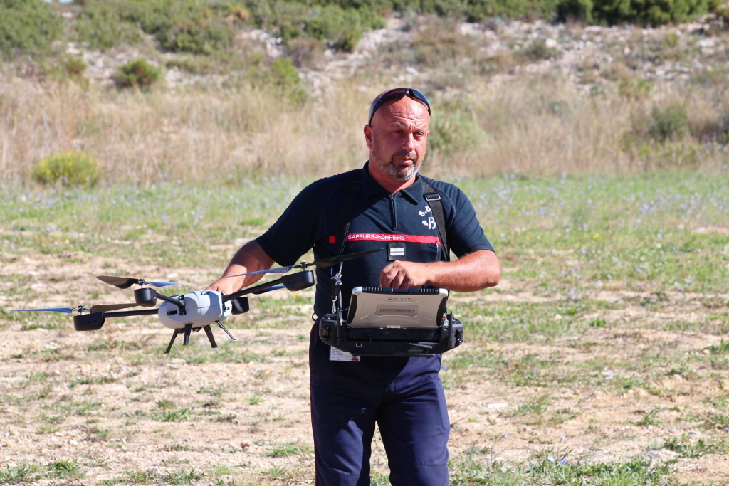 Le Novadem NX110 ne pèse que deux kilos et peut ainsi être porté dans un sac (Photo Philippe Maillé)