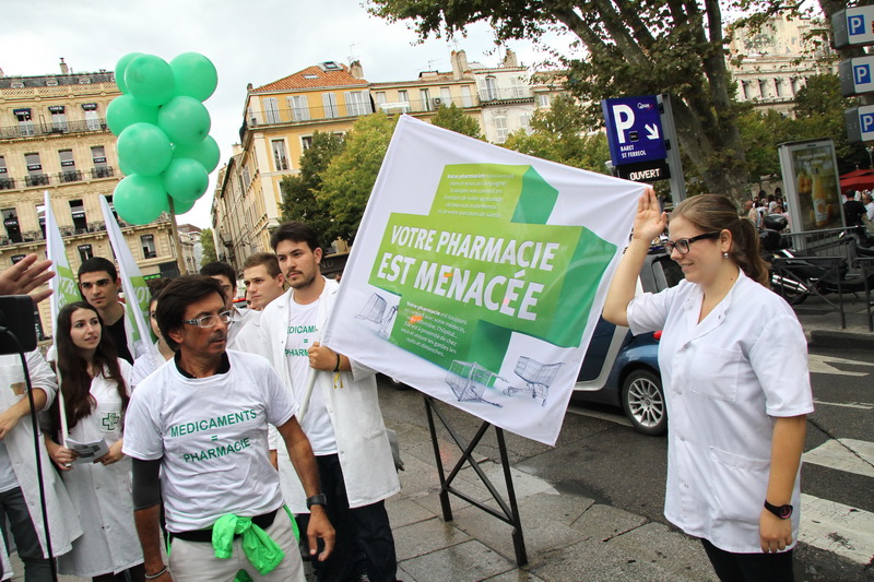 Pharmaciens dans la rue (Photo Robert Poulain)