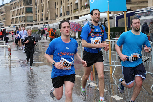 Le Marathon de Marseille en mars 2013... sous la pluie (Photo Philippe Maillé)