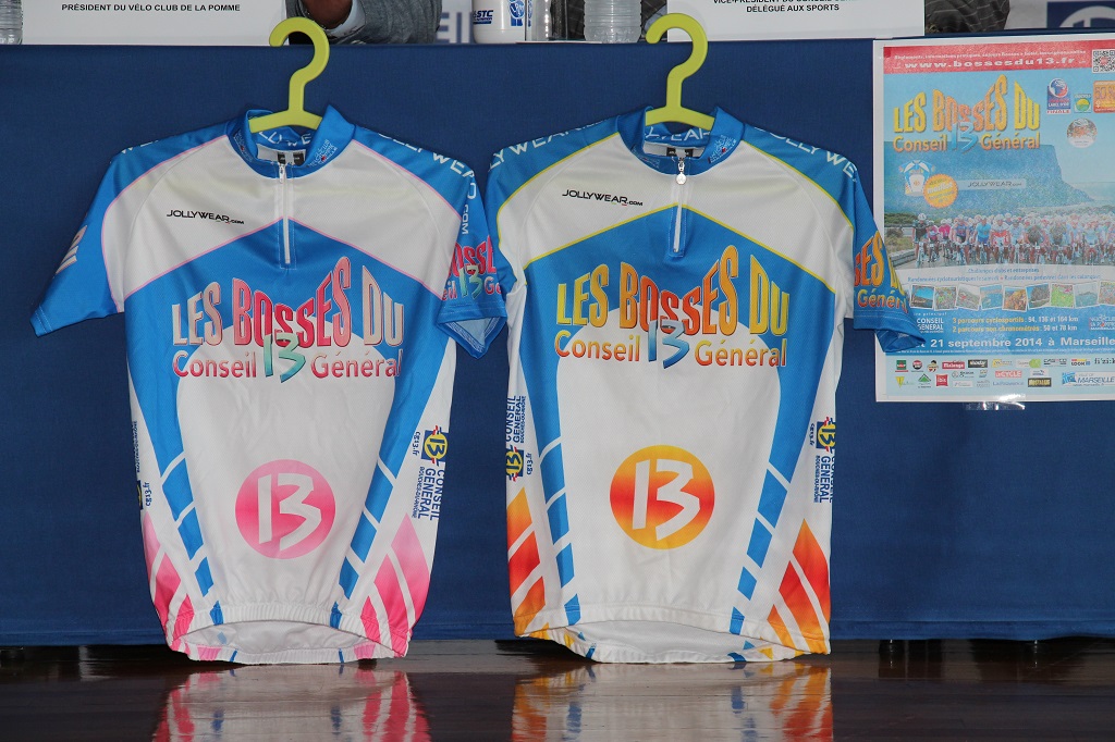 Les maillots qui seront remis aux participants de la cyclosportive avec cette année un maillot spécifique pour les femmes (Photo Philippe Maillé) Les maillots qui seront remis aux participants de la cyclosportive avec cette année un maillot spécifique pour les femmes (Photo Philippe Maillé)