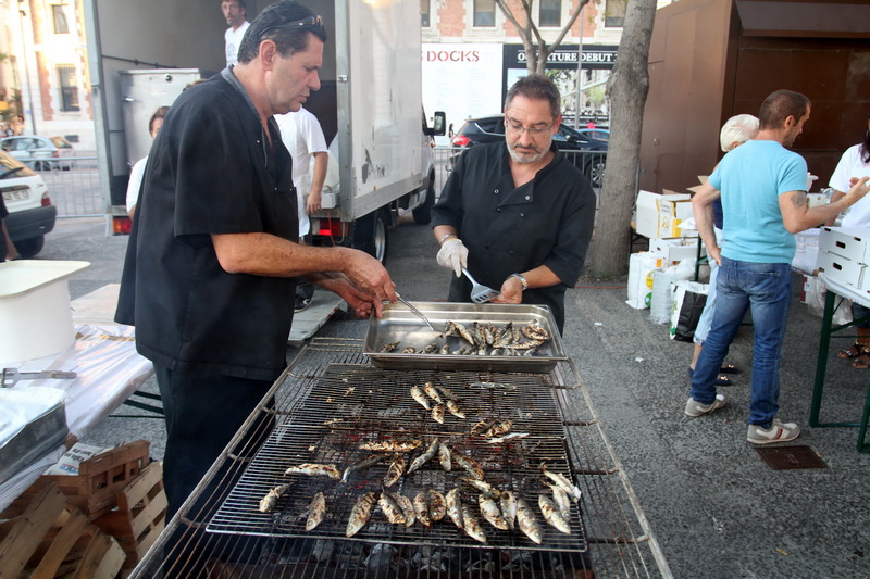 Les cuistots ne chôment pas (Photo Robert Poulain)