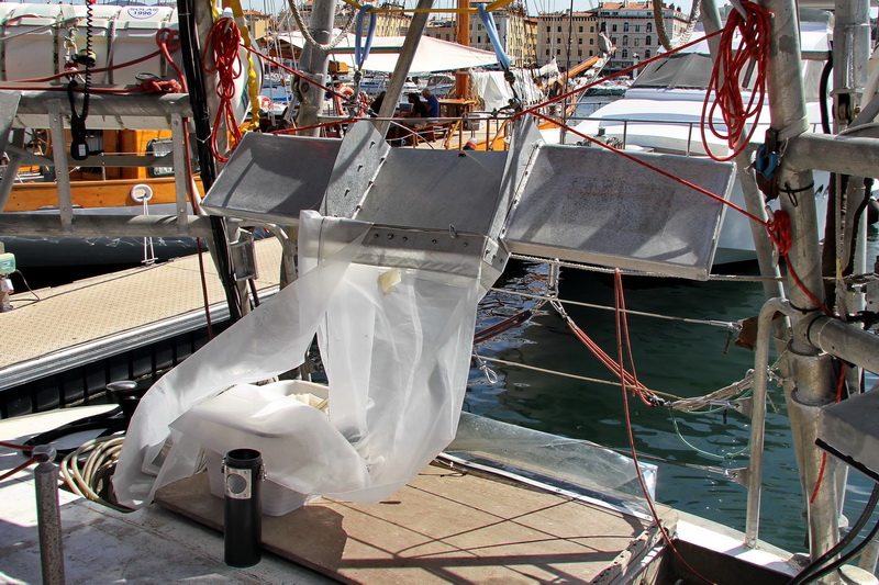 Le filet Manta utilisé pour les prélèvements (Photo Robert Poulain) Le filet Manta utilisé pour les prélèvements (Photo Robert Poulain)