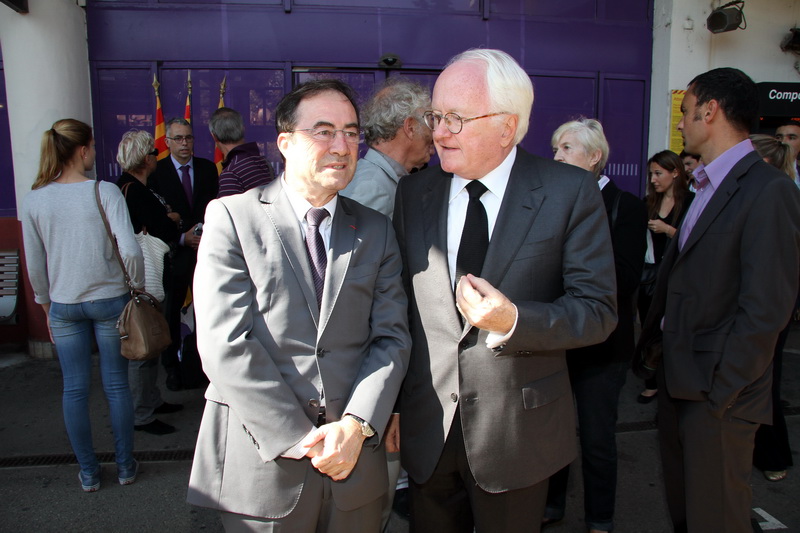 Hervé Schiavetti, le maire d'Arles en compagnie de Michel Vauzelle à l'arrivée de la nouvelle version du TER Regio 2N (Robert Poulain) Hervé Schiavetti, le maire d'Arles en compagnie de Michel Vauzelle à l'arrivée de la nouvelle version du TER Regio 2N (Robert Poulain)