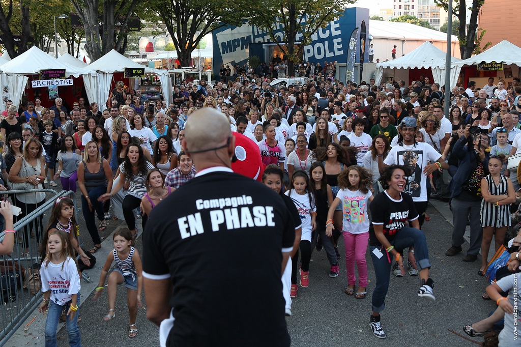 Le flash mob « Happy » a ouvert le bal (Photo Gérald Géronimi)