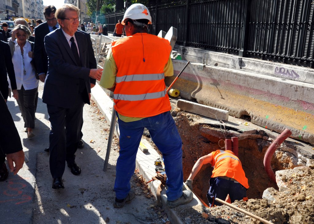 Guy Tessier, président de MPM visite le chantier du tramway de la rue de Rome (Photo Stéphane Clad)