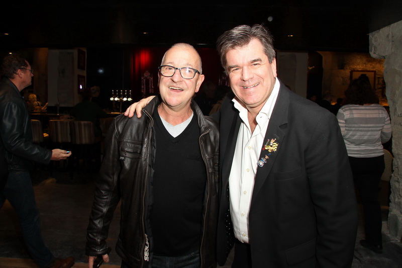 Le célèbre luthier Alain Aventini et le propriétaire-franchisé des lieux, Yves Pleindoux (Photo Robert Poulain) Le célèbre luthier Alain Aventini et le propriétaire-franchisé des lieux, Yves Pleindoux (Photo Robert Poulain)