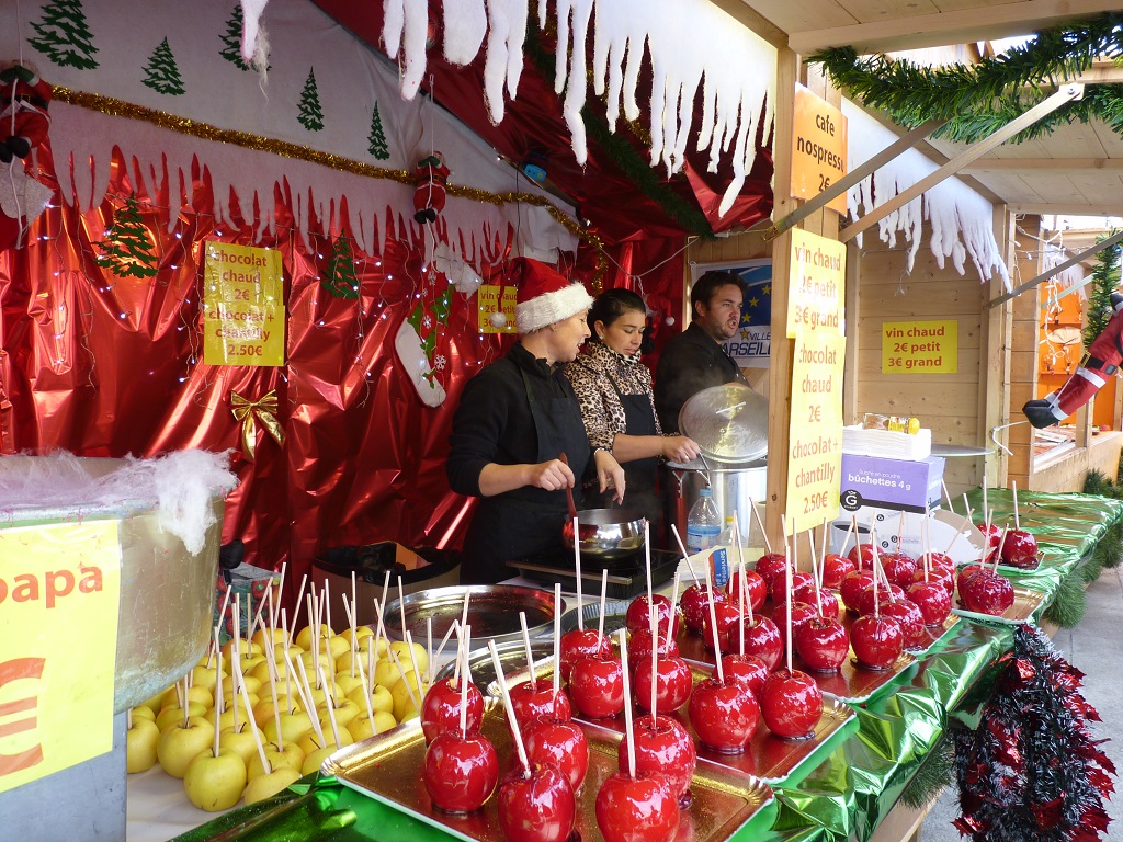 Le Marché de Noël sur le quai de la Fraternité (Photo Patricia Maillé-Caire)
