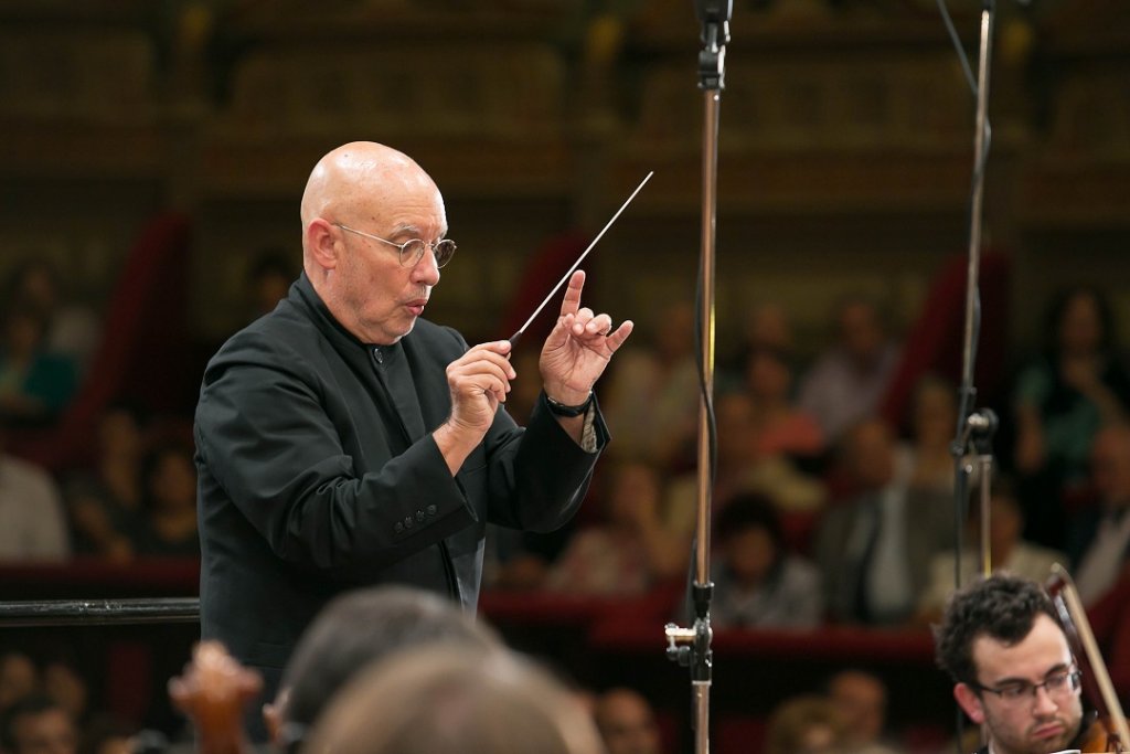 C’était la dernière à Aix-en-Provence pour Dennis Russell Davies à la tête de l’Orchestre Français des Jeunes (Photo D.R.)